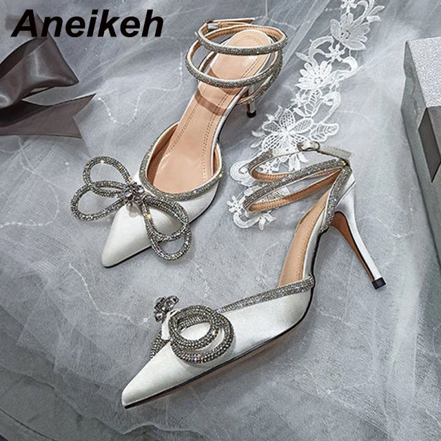 ✨Crystal Bow Pointed Toe Stilettos✨