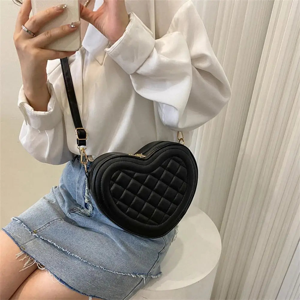 ✨Red Quilted Heart Shoulder Bag✨
