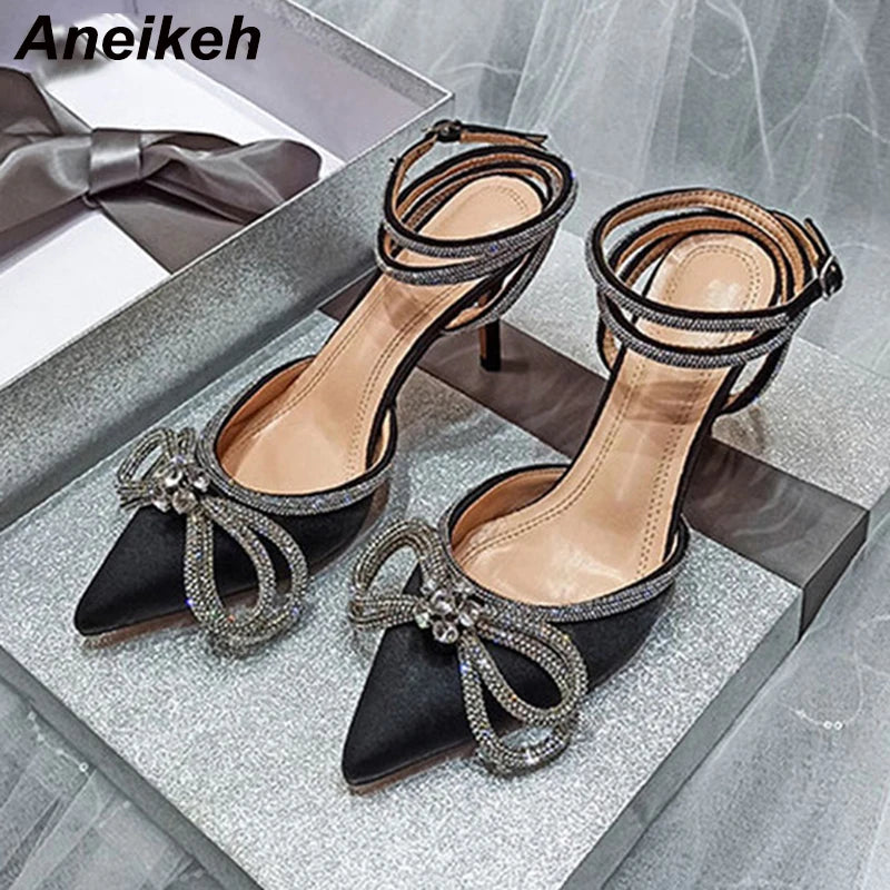 ✨Crystal Bow Pointed Toe Stilettos✨